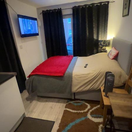 פטרבורו Cozy Small Studio מראה חיצוני תמונה